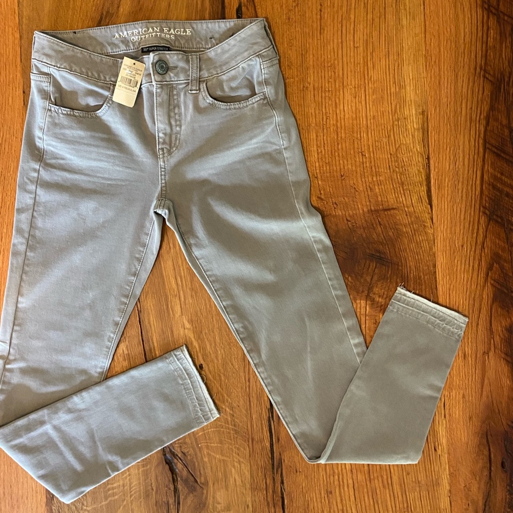 American Eagle Outfitters 360 Super Stretch Stone Gray Ankle Pants, NWT, Size 4